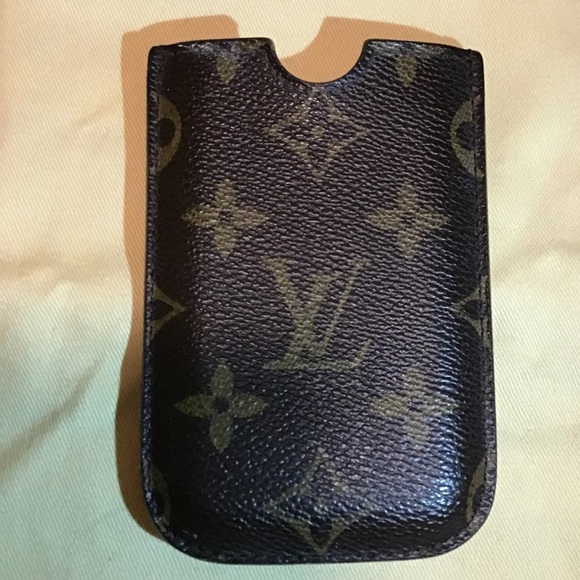 Louis Vuitton Handbags - Louis Vuitton card case phone case